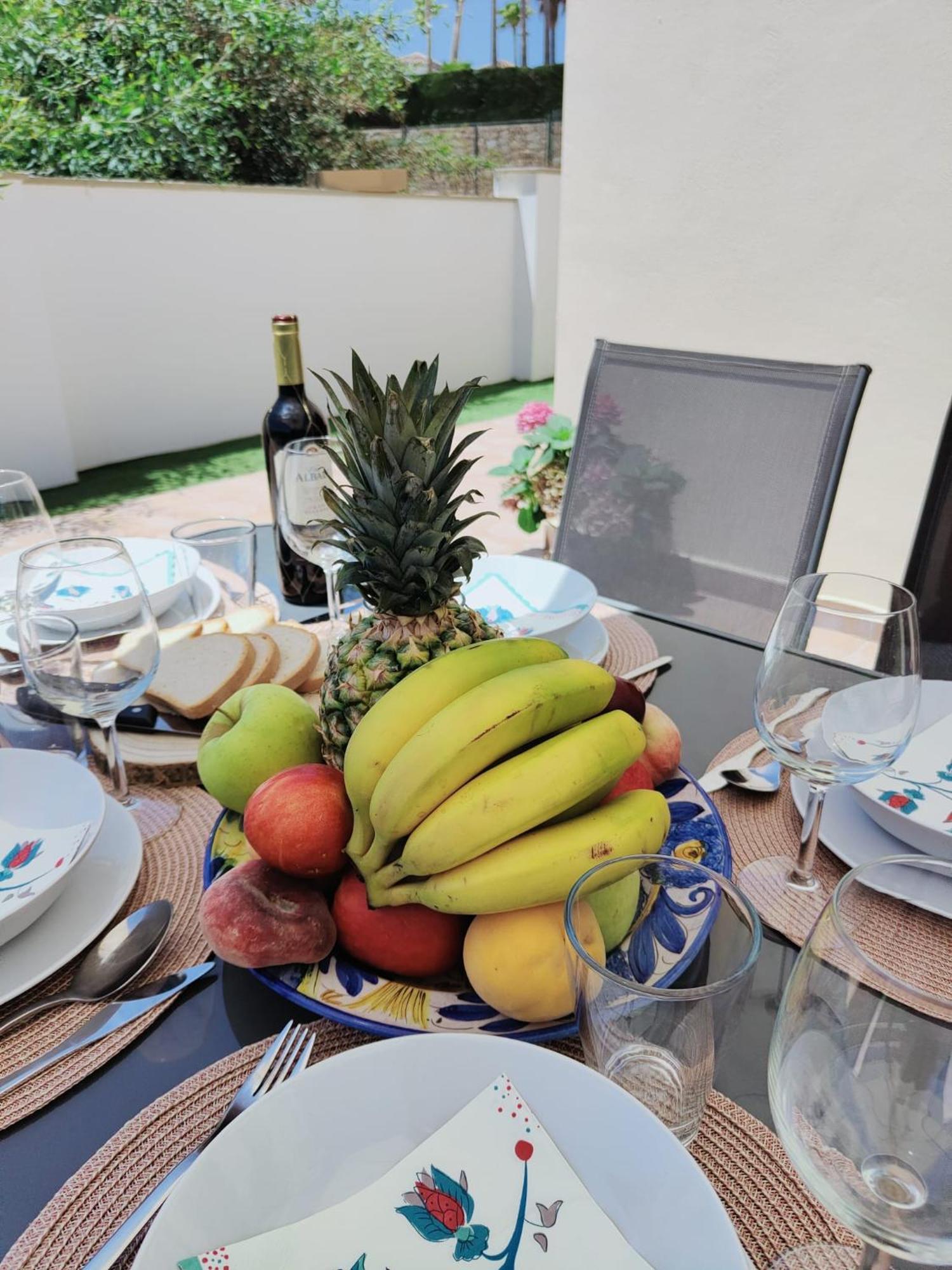 Happy Holidays Малага Экстерьер фото